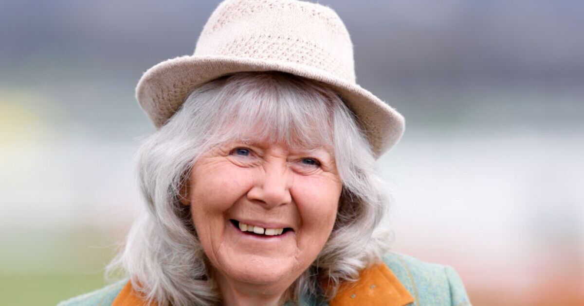 University Challenge fans `` Scroked '' alors que le spectacle diffuse Jilly Cooper hommage des heures après la mort