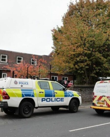 Verrouillage du centre juif de Manchester EN DIRECT : la police enregistre la zone proche de l'attaque terroriste contre une synagogue