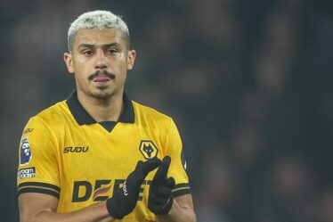 Les loups brisent le silence sur Joao Gomes à Man Utd après le feu vert pour un transfert de 44 millions de livres sterling