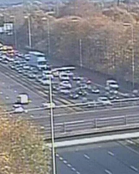 Trafic sur la M60 : un énorme accident entraîne des retards sur les M61 et M62 alors que les files d'attente sur les autoroutes se développent