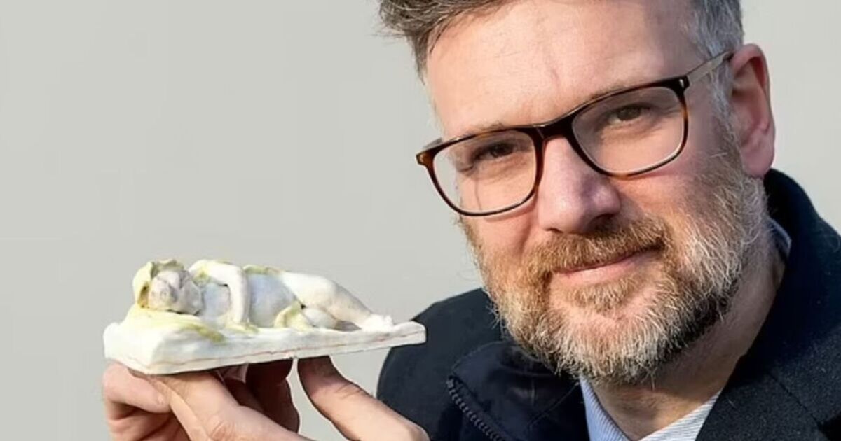 Un expert de Bargain Hunt gémit alors qu'il brise un objet vieux de 400 ans qui « change la vie »