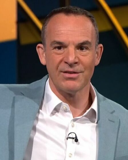 Martin Lewis donne aux clients de Sky Mobile un délai de 30 jours pour éviter une hausse des prix