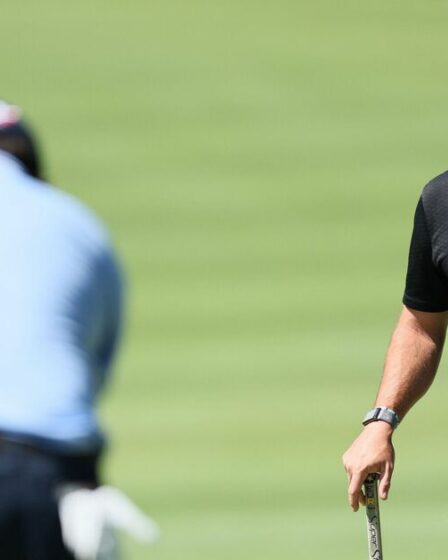 Rory McIlroy a retrouvé son rival de LIV Golf après avoir reçu une ordonnance du tribunal la veille de Noël