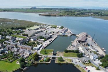 Un village portuaire original avec une superbe marina et une faune unique est un joyau britannique peu connu