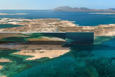 Une énorme mégapole de 6,8 milliards de livres sterling en construction à 200 km à travers le désert est confrontée à un énorme problème