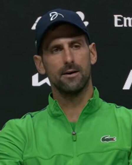 Novak Djokovic s'excuse et se lance dans une dispute "irrespectueuse" lors d'une conférence de presse