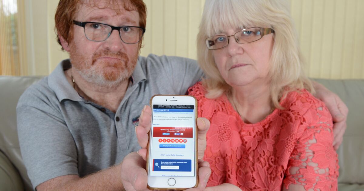Un couple « gagne » 35 millions de livres sterling à la loterie mais ne reçoit pas un centime à cause de son solde bancaire