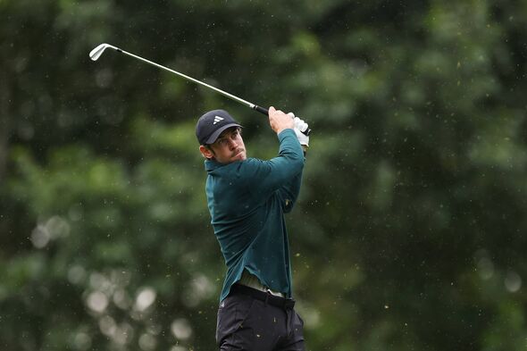 Gareth Bale joue au golf