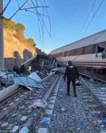 Accident de train en Espagne EN DIRECT : le déraillement tue au moins 39 personnes alors qu'un survivant décrit un "désordre mutilé"