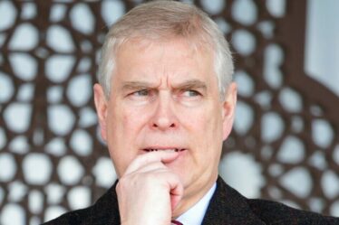 Famille royale EN DIRECT : Andrew obtient le « feu vert pour commencer à sortir ensemble » après une honte explosive