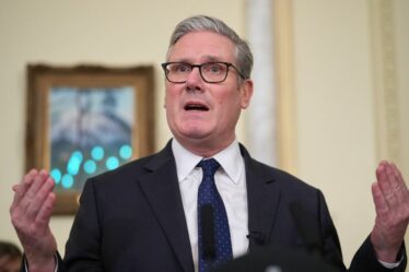 GB News interrompu pour avoir rompu l'alerte alors que Keir Starmer était humilié à la télévision en direct