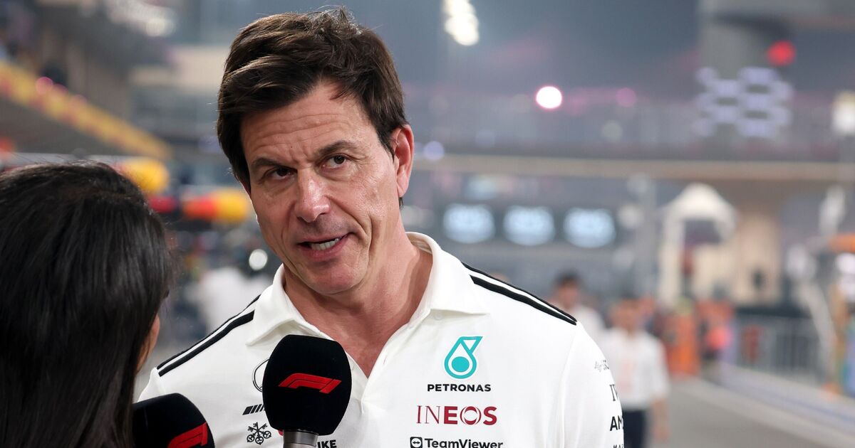 La demande de Toto Wolff est couronnée de succès alors que la course est déplacée pour aider Max Verstappen et Red Bull