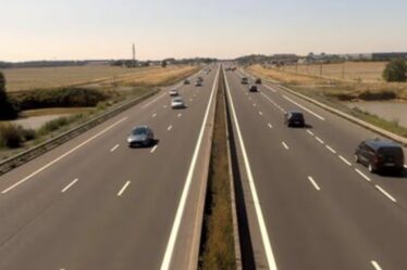 La « plus longue route droite » du Royaume-Uni s'étendant sur 18 miles sans un seul virage