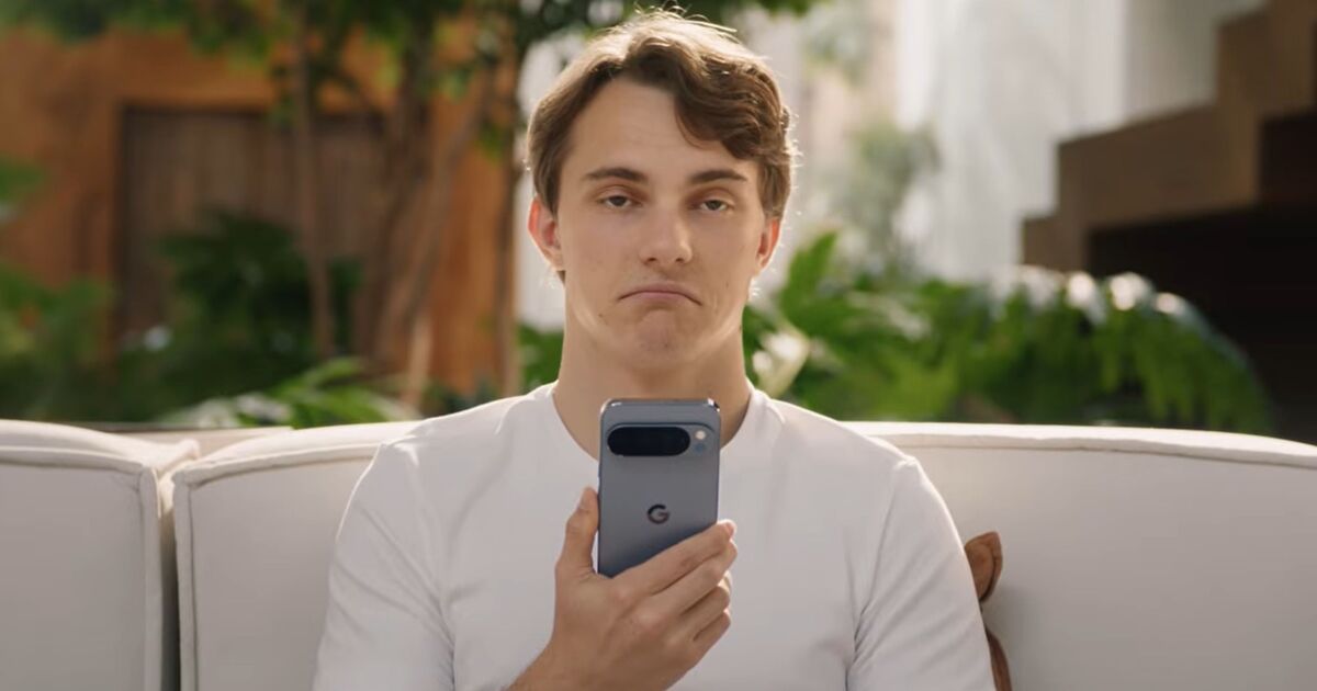 Les fans de F1 repèrent les subtiles fouilles d'Oscar Piastri chez l'ancienne équipe Alpine dans la nouvelle publicité du pilote McLaren