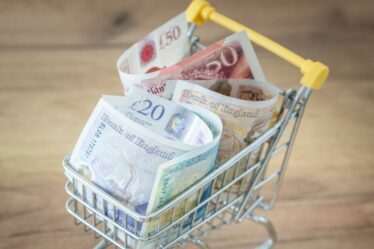 Les ménages ont remis des bons de 300 £ à dépenser dans 9 supermarchés à partir de janvier