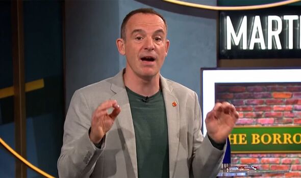Martin Lewis s'exprimant dans son émission ITV