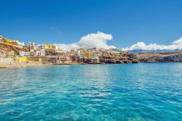 Panique aux îles Canaries alors que le niveau de la mer à Tenerife et Gran Canaria augmente de 10 cm