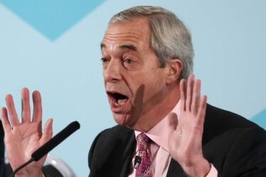 Politique EN DIRECT : Nigel Farage éclate alors que Donald Trump déchire Keir Starmer