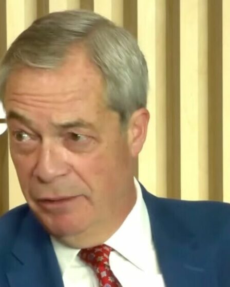 Politique EN DIRECT : Nigel Farage s'en prend brutalement au parti travailliste et à Keir Starmer