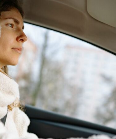 RAC recommande de ne pas faire chauffer le moteur avant de conduire en hiver