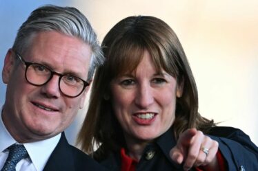Rachel Reeves et Keir Starmer ont frappé avec des personnages d'horreur et ont dit « arrête ça ! »