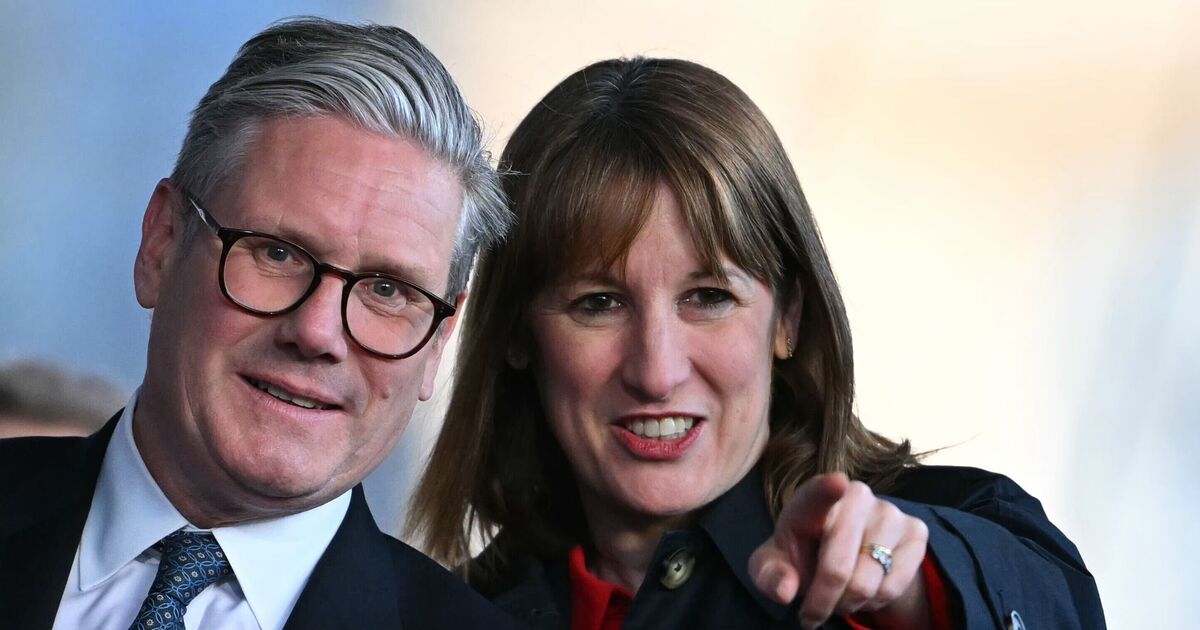 Rachel Reeves et Keir Starmer ont frappé avec des personnages d'horreur et ont dit « arrête ça ! »