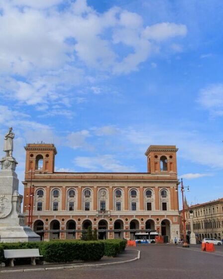 Séisme en Italie : les habitants terrifiés abandonnent leurs maisons alors que le tremblement de terre frappe la ville