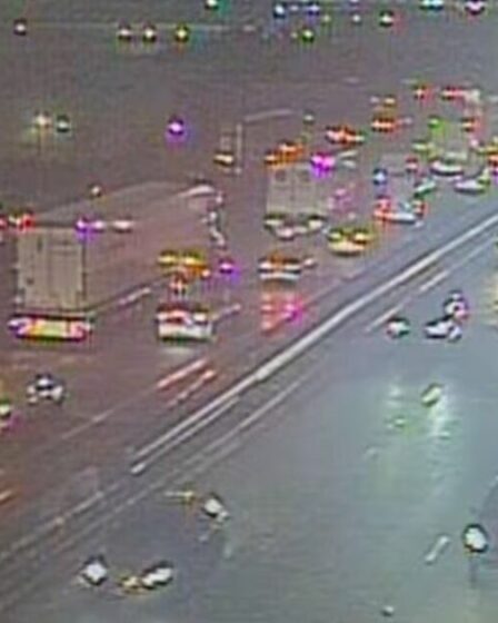 Trafic M25 EN DIRECT : Chaos sur le pont QE2 avec 3 miles de files d'attente et de graves retards