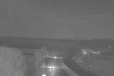 Trafic M5 EN DIRECT : autoroute fermée en raison des inondations de la tempête Chandra entraînant des retards importants