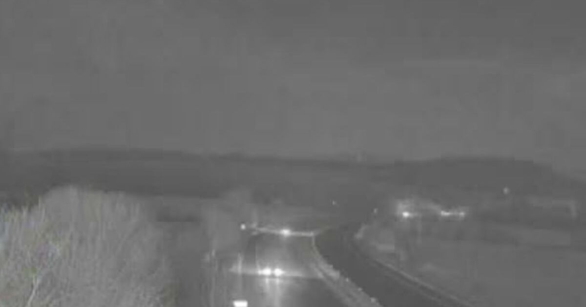 Trafic M5 EN DIRECT : autoroute fermée en raison des inondations de la tempête Chandra entraînant des retards importants