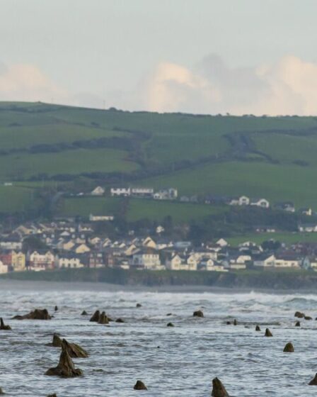 La jolie petite ville balnéaire du Royaume-Uni avec une magnifique plage de 3 miles de long