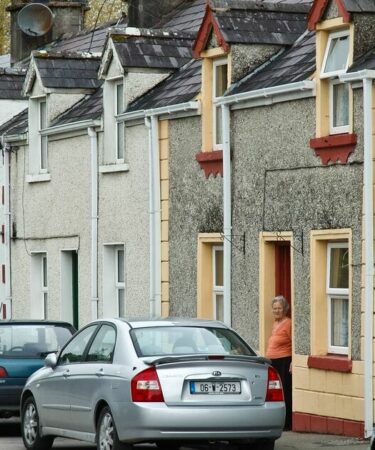Le village du grand film hollywoodien abrite une abbaye historique et un musée