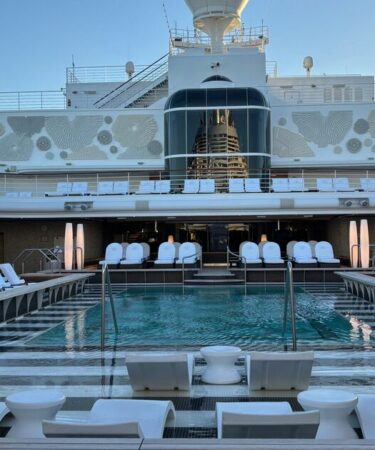 Le bateau de croisière le plus luxueux du monde dispose de lits à 150 000 £ et d'un majordome personnel