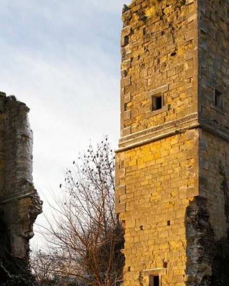 Charmant village avec une belle chapelle, idéal pour une retraite paisible à la campagne