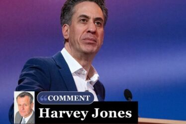 Ed Miliband se précipite pour sauver Rachel Reeves – mais ne fait que la pousser plus profondément dans la boue