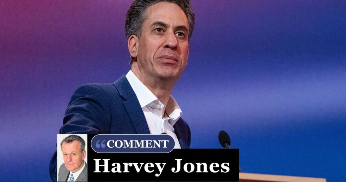 Ed Miliband se précipite pour sauver Rachel Reeves – mais ne fait que la pousser plus profondément dans la boue