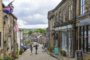 Magnifique village britannique qui abritait l'auteure des Hauts de Hurlevent, Emily Brontë