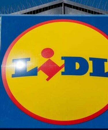 Un employé de Lidl licencié pour avoir bu une bouteille d'eau de 17 pence qu'il n'avait pas payée