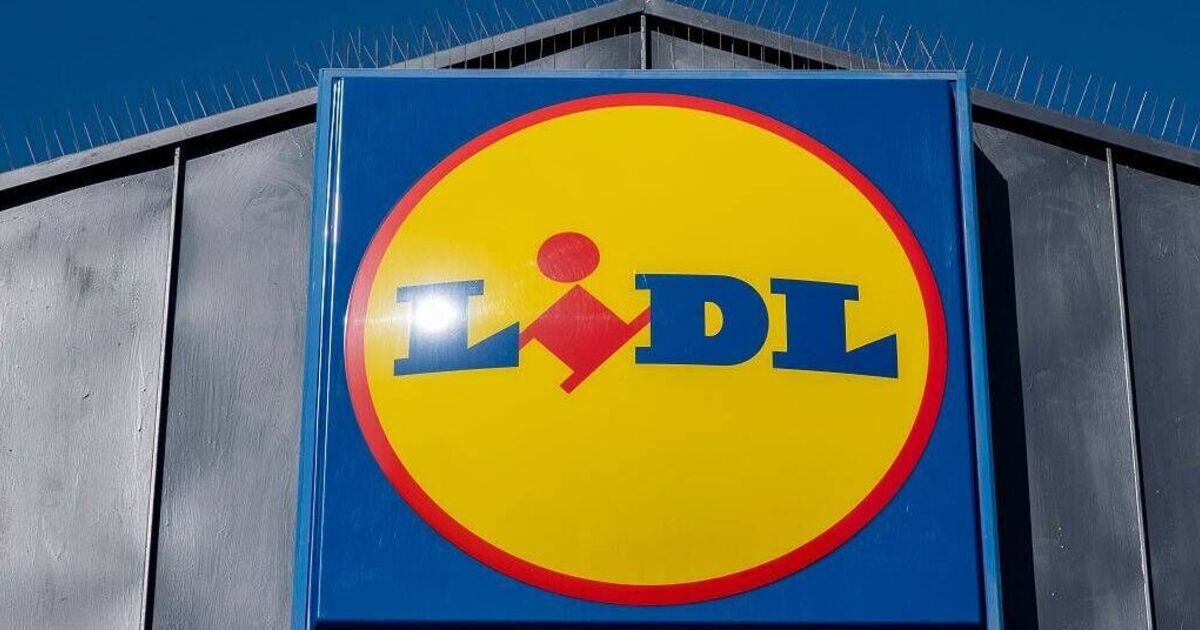 Un employé de Lidl licencié pour avoir bu une bouteille d'eau de 17 pence qu'il n'avait pas payée