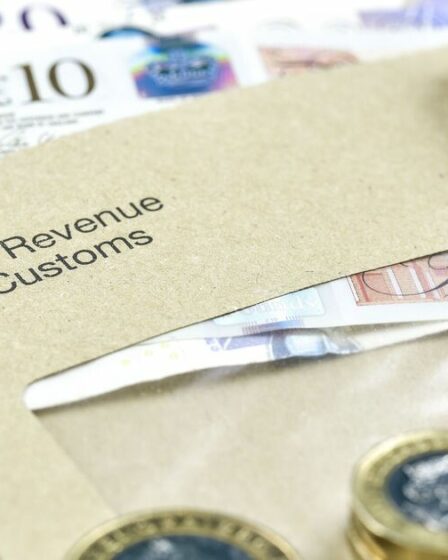 Alerte fiscale pour les retraités : le « bord de la falaise » de 22 £ oblige des millions de personnes à payer le HMRC pour la première fois