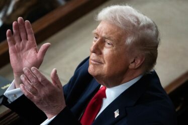 Les craintes de Trump en matière de santé éclatent lorsqu'une « main décolorée » est repérée lors du discours sur l'état de l'Union