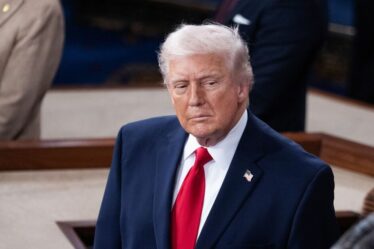 GB News s'arrête pour avoir rompu l'alerte alors que la dispute avec Donald Trump explose