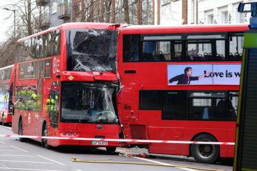 Accident de bus à Londres EN DIRECT : écrasement d'un double étage devant le Southwark Playhouse