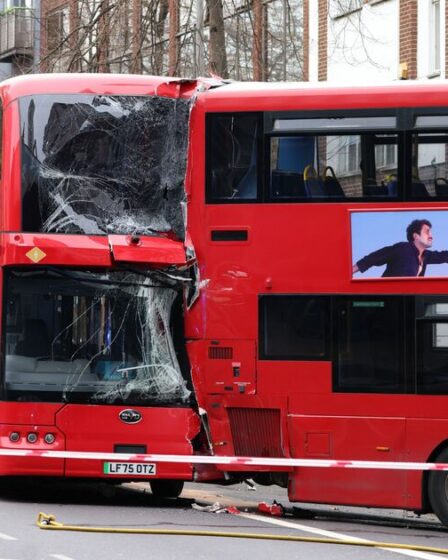 Accident de bus à Londres EN DIRECT : écrasement d'un double étage devant le Southwark Playhouse