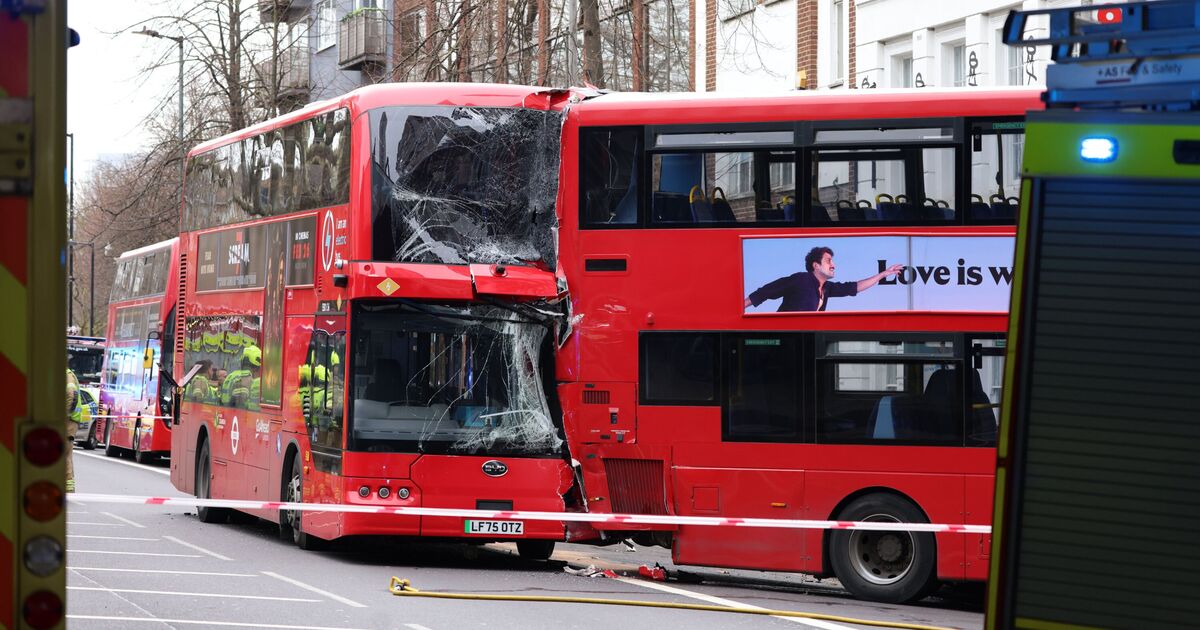 Accident de bus à Londres EN DIRECT : écrasement d'un double étage devant le Southwark Playhouse