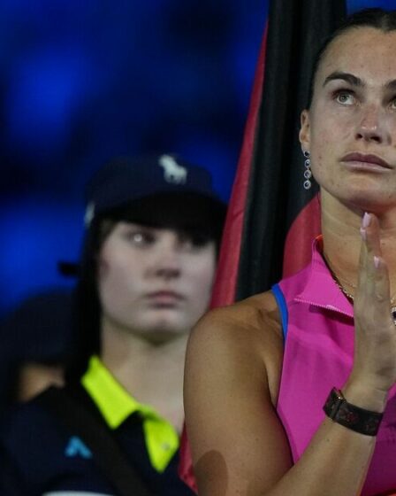 Aryna Sabalenka se retire d'un autre tournoi alors qu'Iga Swiatek tient sa promesse