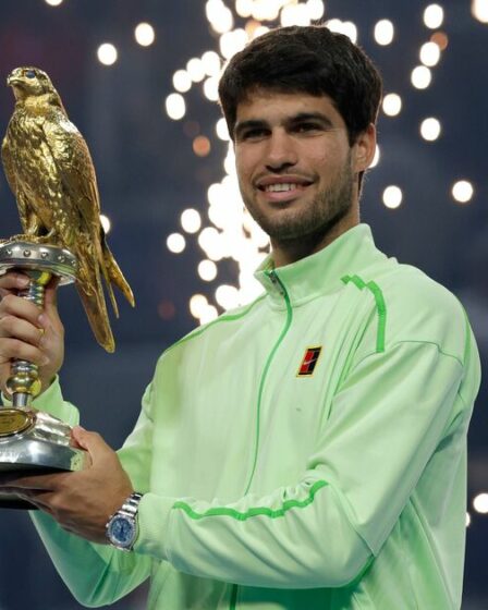 Carlos Alcaraz remporte le titre de l'Open du Qatar en seulement 50 minutes alors que l'Espagnol a soif de plus