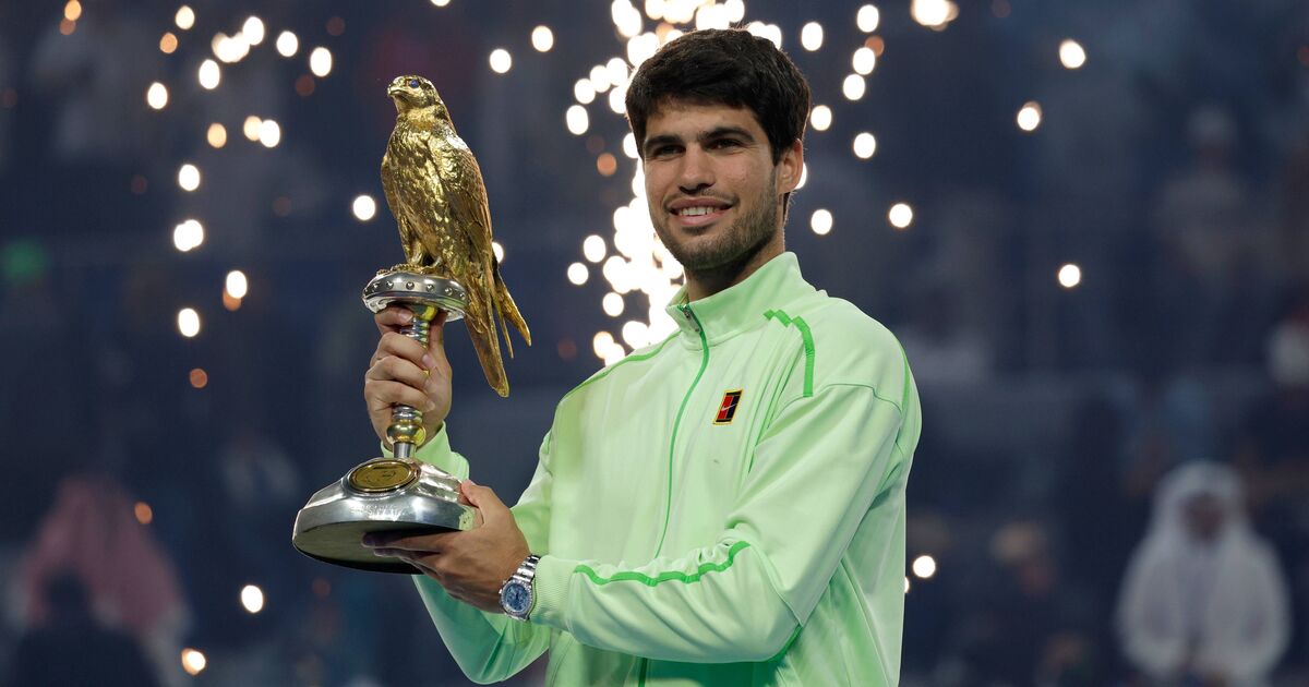 Carlos Alcaraz remporte le titre de l'Open du Qatar en seulement 50 minutes alors que l'Espagnol a soif de plus
