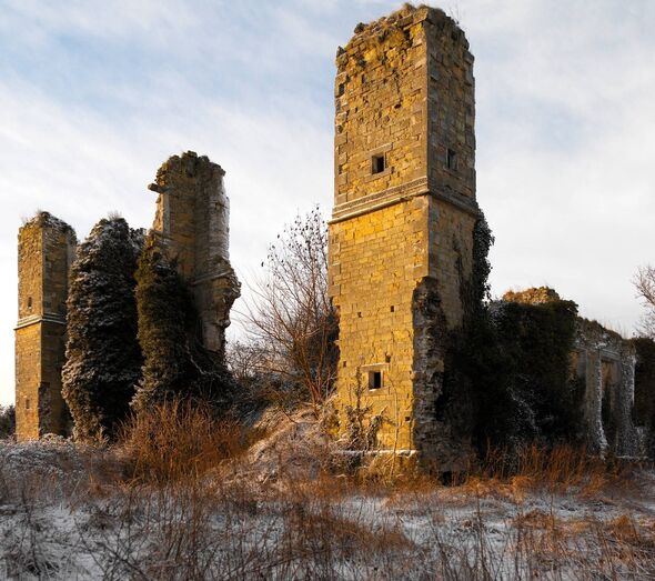 Ruines du manoir Slingsby dans le village de Slingsby dans le Yorkshire du Nord, au nord-est de l'Angleterre.