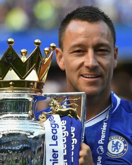 Chelsea "déconcerté" par les commentaires de John Terry alors que l'icône des Blues fait part publiquement de ses frustrations
